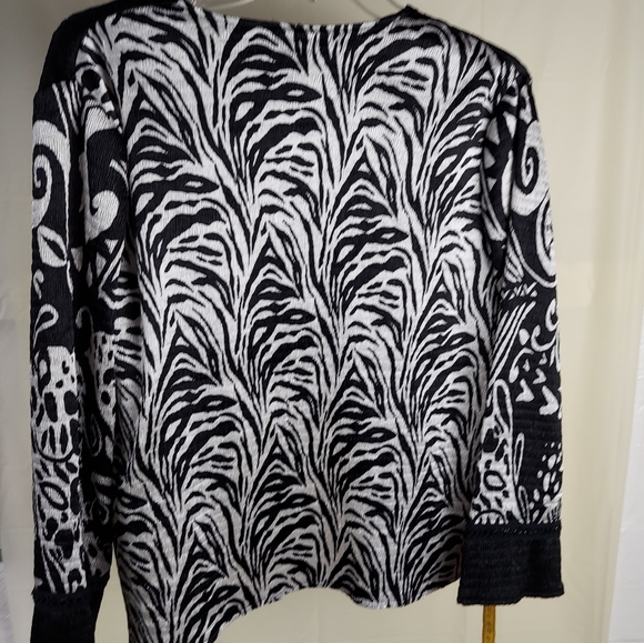 Chico's Size 1 Open Front Jacket Mixed Media Pattern - Picture 9 of 12